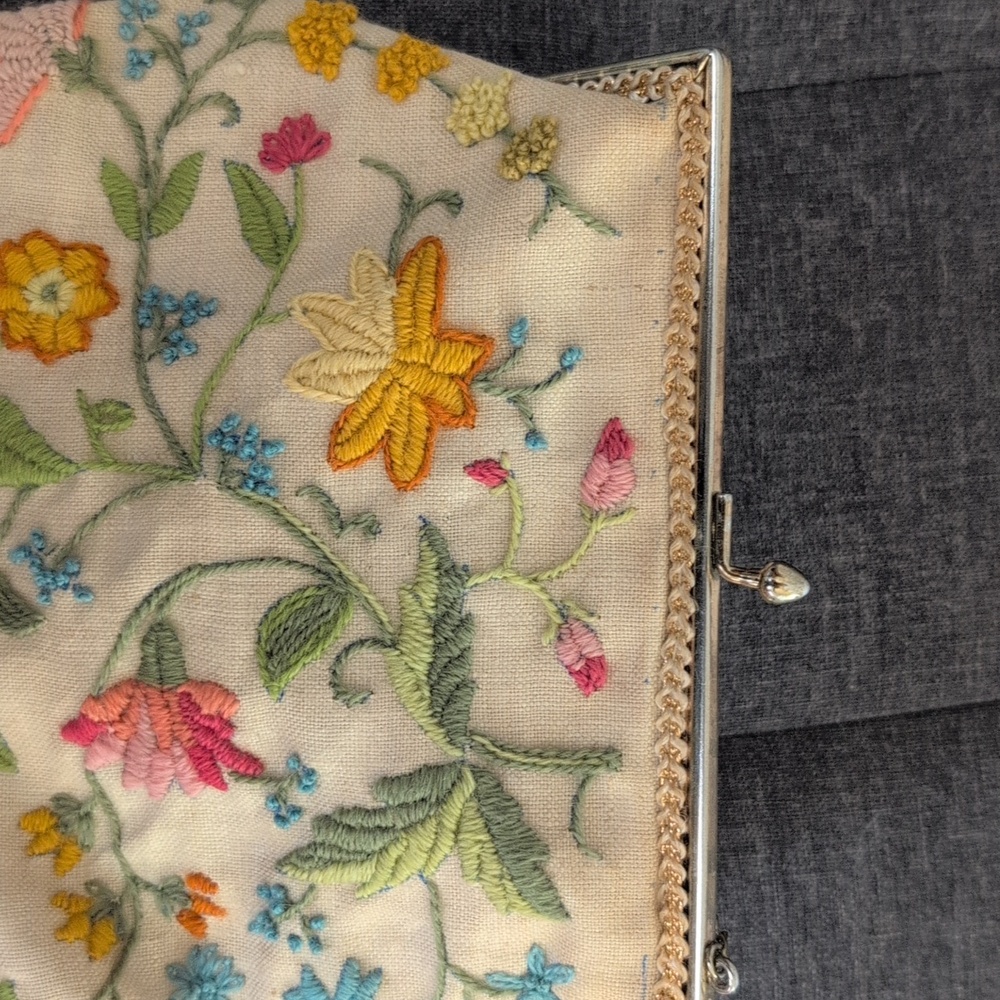Vintage Jacobean Crewel Embroidered Linen Purse - Picture 3 of 6